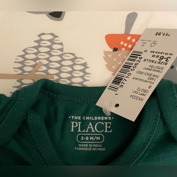 The Children's Place Green Santa's Helper Christmas Elf Bodysuit Onesie 3-6M NWT - Picture 3 of 4